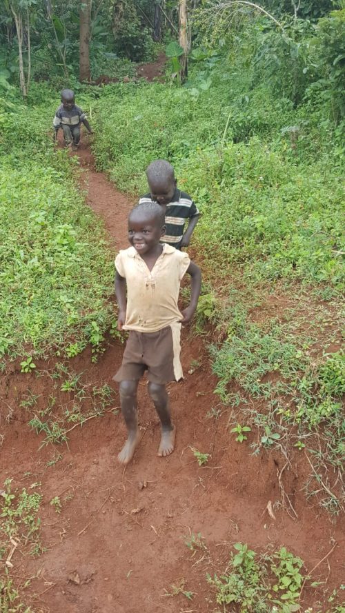 טיול לשבטים באוגנדה - לטייל עם רייצ'ל